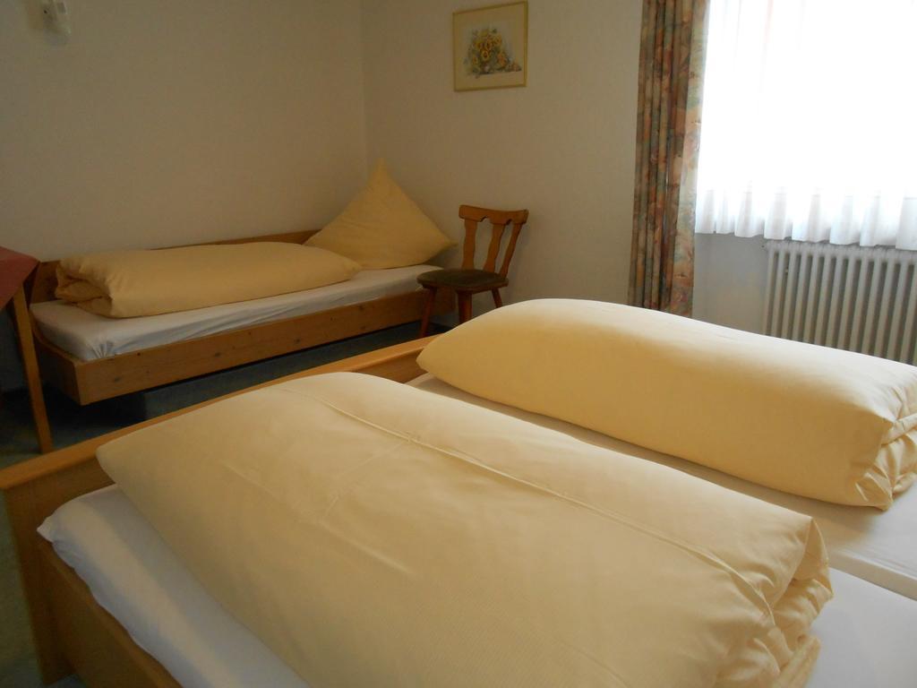 Landgasthof Schuetzen Tengen Room photo