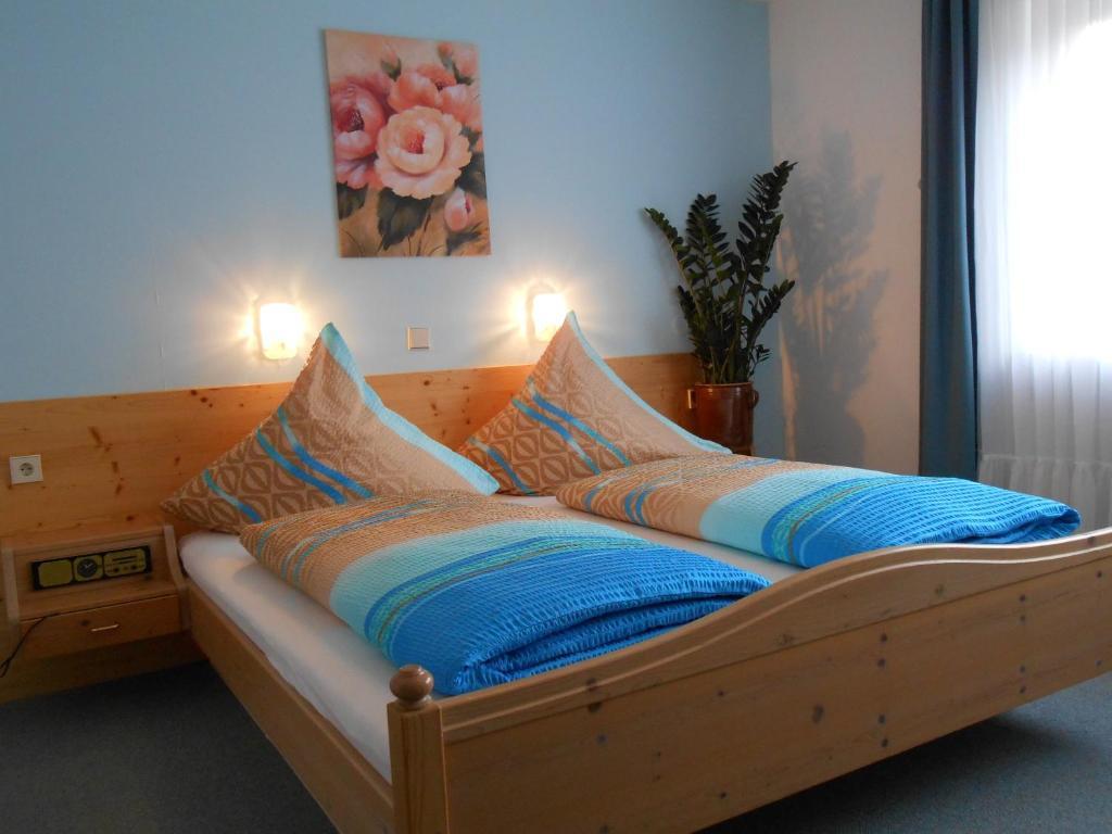 Landgasthof Schuetzen Tengen Room photo