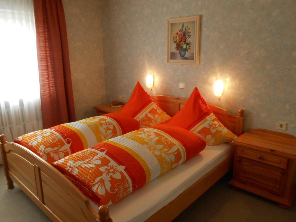 Landgasthof Schuetzen Tengen Room photo