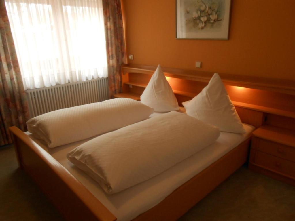 Landgasthof Schuetzen Tengen Room photo