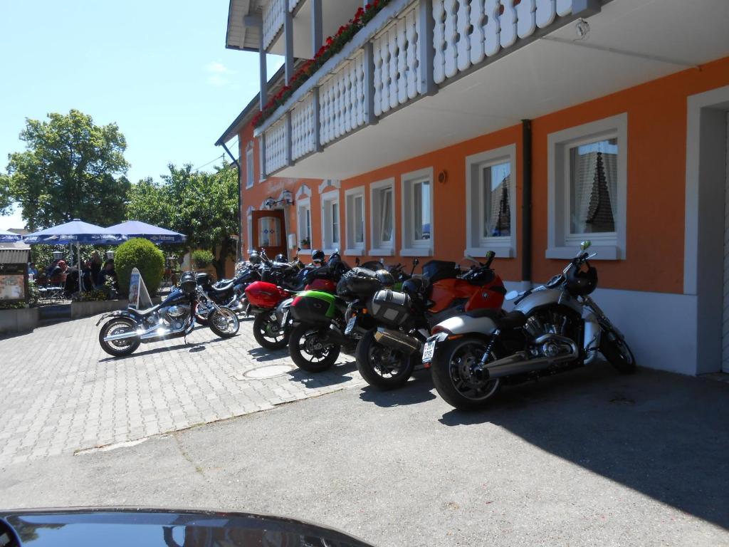 Landgasthof Schuetzen Tengen Exterior photo