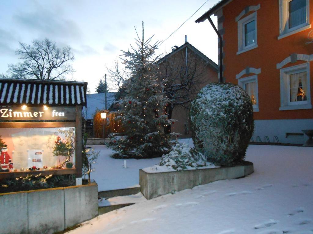 Landgasthof Schuetzen Tengen Exterior photo